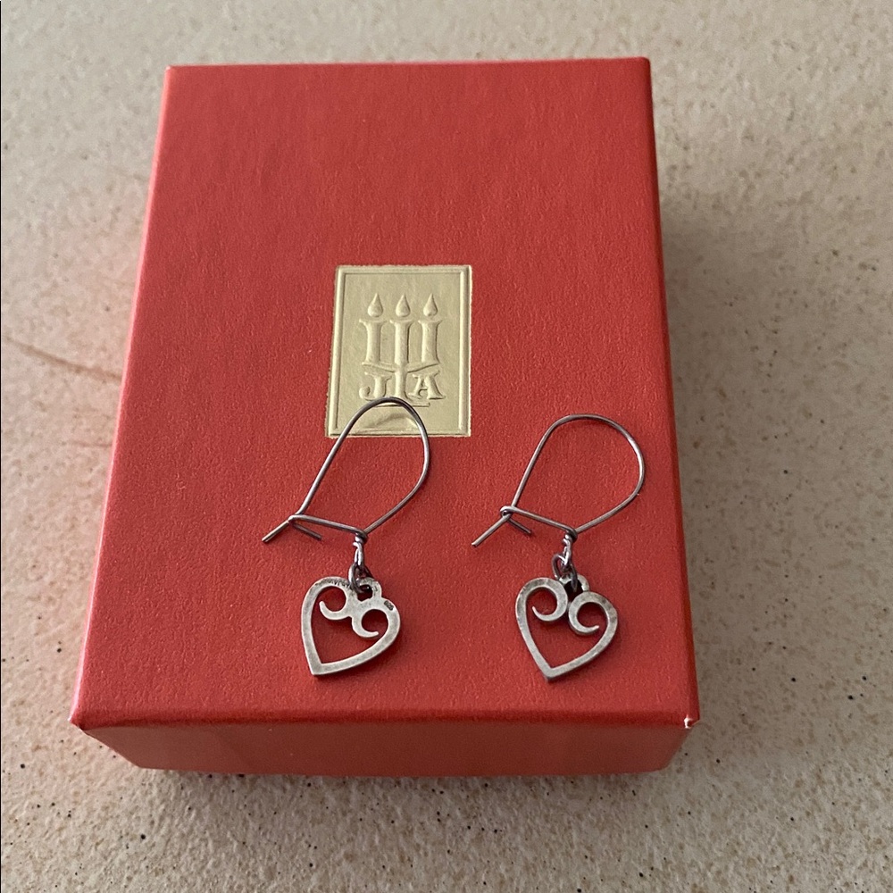 James Avery Silver Retired Heart Dangle Drop Earrings